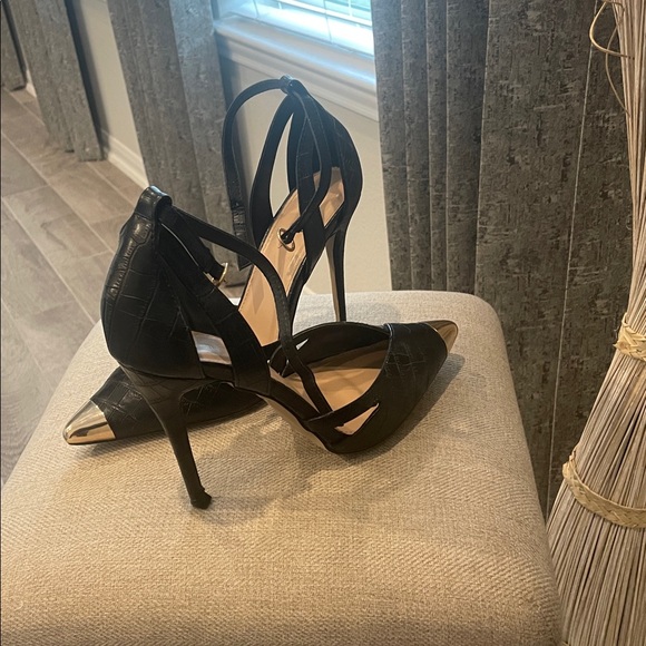 PrettyLittleThing Black Textured Heels - Picture 3 of 3